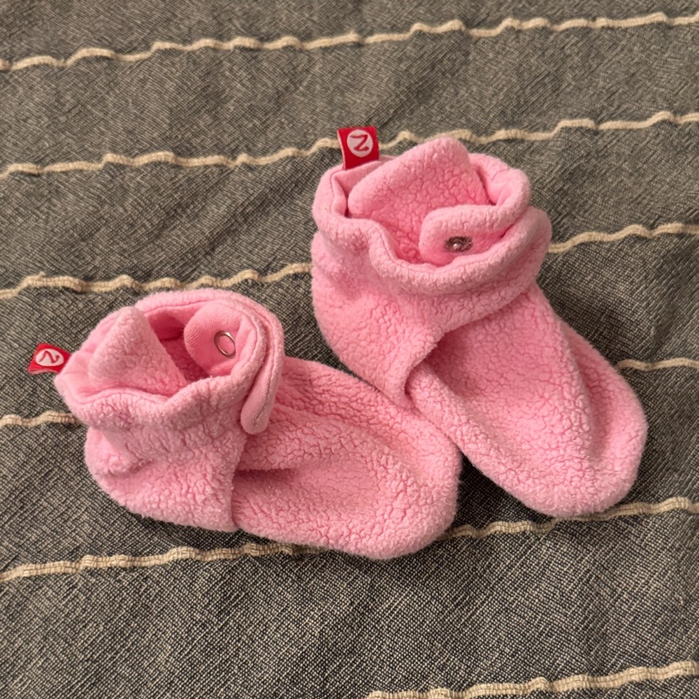 Zutano pink fleece booties 18m